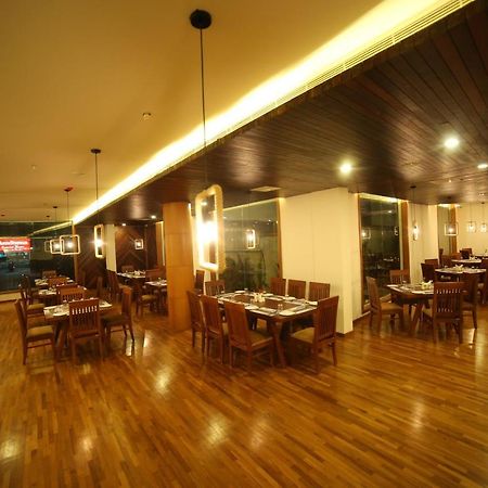 Woodies Bleisure Hotel Кожикоде Экстерьер фото