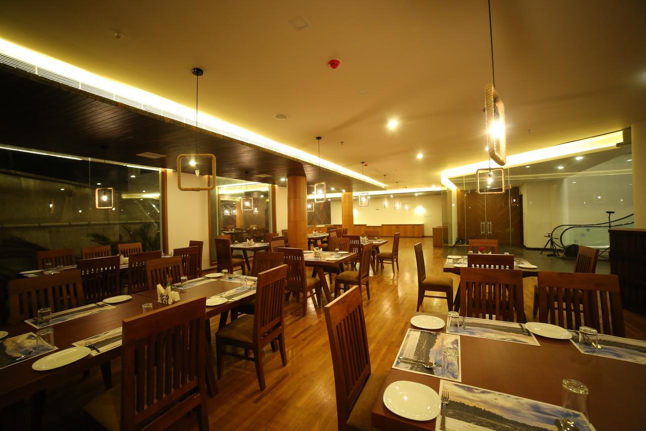 Woodies Bleisure Hotel Кожикоде Экстерьер фото